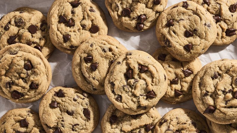 NYC-Style Chocolate Chunk Cookies